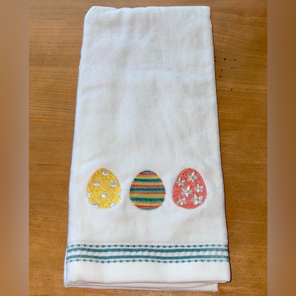 SKL Home Embroidered Easter eggs White kitchen bath Hand Towel 100% Cotton new